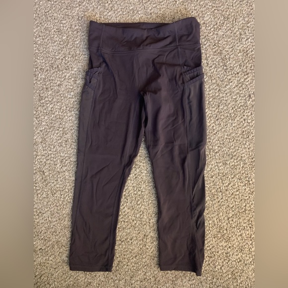 Purple XS Fabletics Cropped Leggings with Pockets - Picture 1 of 4